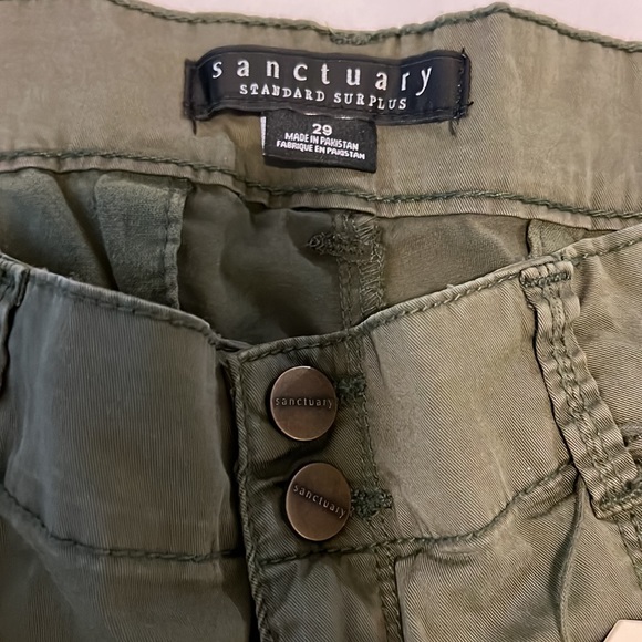 New Women Sanctuary pants - Picture 5 of 5